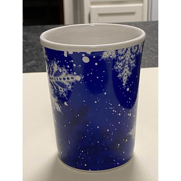 Beautiful ￼Studio 33 Snowflake Mug - Picture 3 of 10